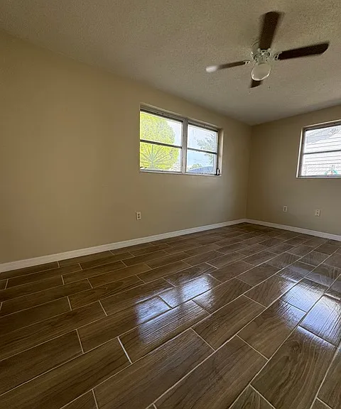 4701 Jacqueline Dr — Photo 2