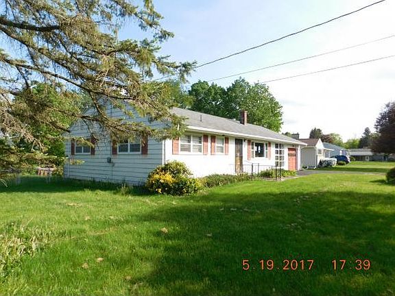 3rd image of 14 Gail Dr