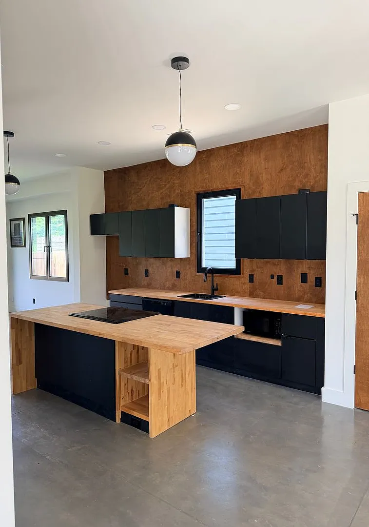 Contemporary Modern Living in North Knoxville! 37917 - 3 Bedroom, 2. — Photo 3