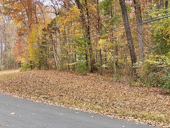 4th image of N Lakeshore Dr