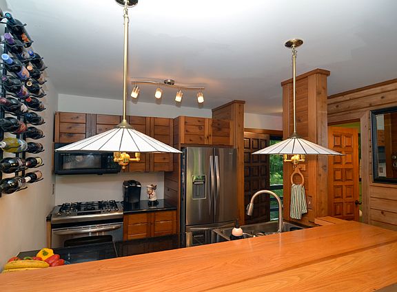 5th image of 495 Birchwood Lane