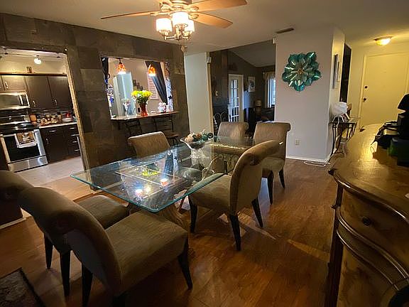 4th image of 1570 Guinevere Dr