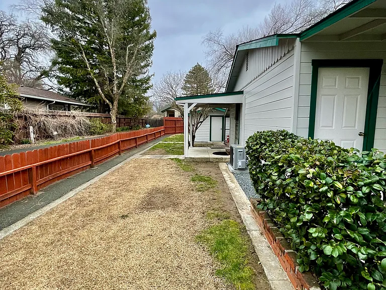 9570 Mendenhall Ave — Photo 8