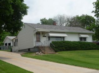926 Sunset Dr, Norwalk, IA 50211