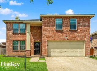 901 Wild Prairie Dr, Arlington, TX 76002
