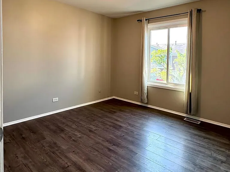 476 Harrison Ct — Photo 9