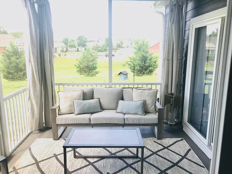 30 Lucerne Ct — Photo 11