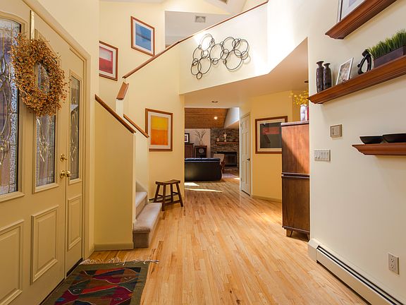 2nd image of 17 Amalfi Dr