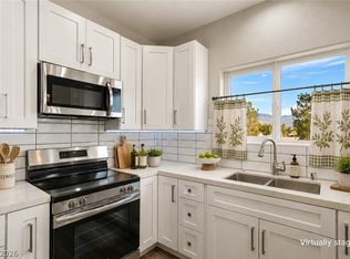 711 W Leffner Dr, Pahrump, NV 89060