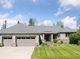 905 Bayside Ln, Mound, MN 55364