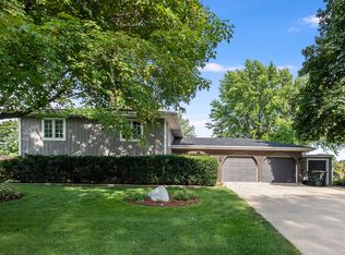10423 Dawn Ave, Naperville, IL 60564