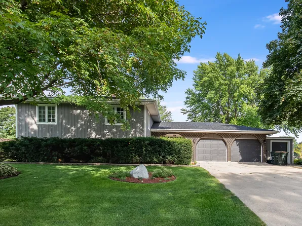 10423 Dawn Ave, Naperville, IL 60564