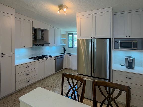 2nd image of 722 Panoramic