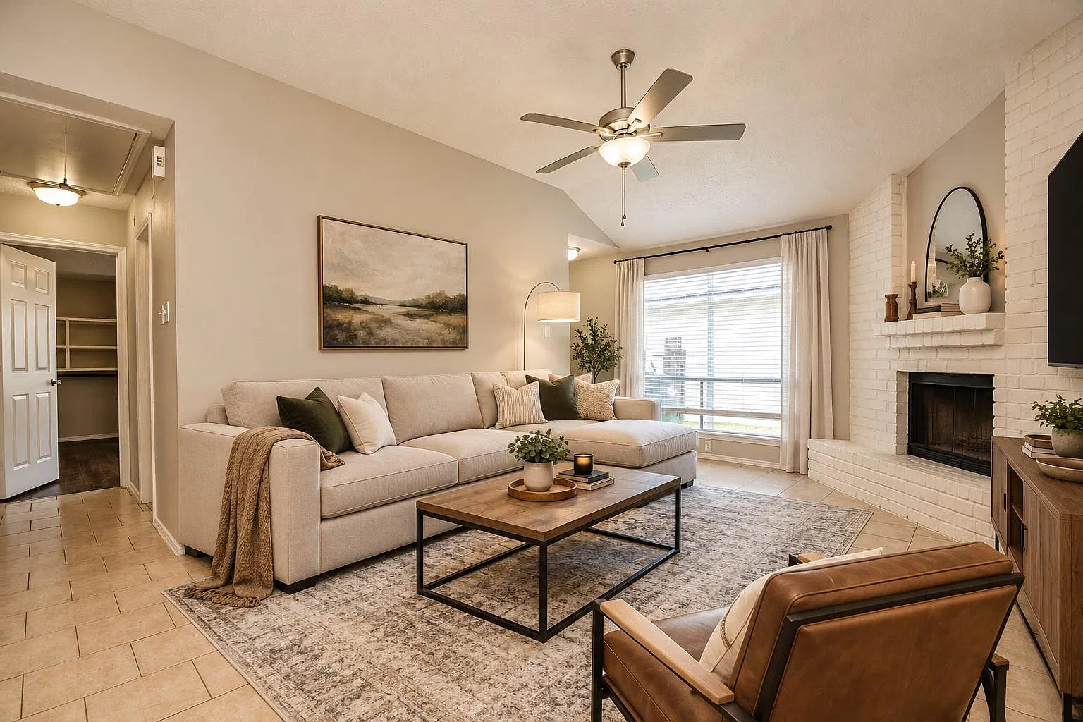 3 bed, 2.0 bath, 1214 sqft, $1,525 — Photo 2
