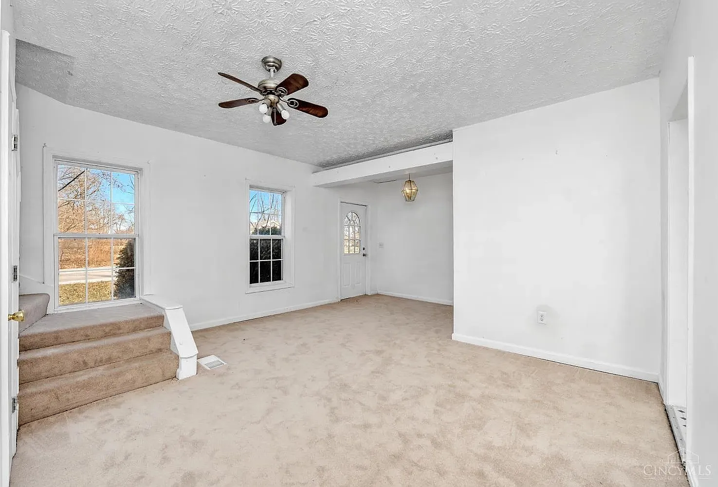 3 bed, 1000 sqft, $2,200 — Photo 2