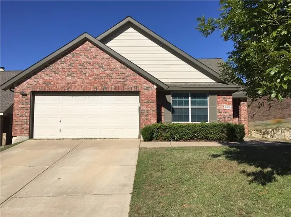 8919 Wild Rose Ln, Aubrey, TX 76227
