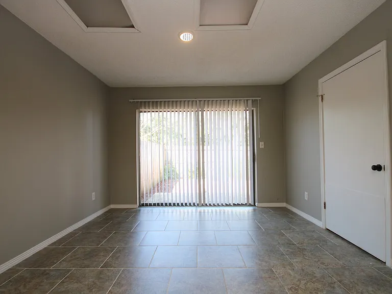 416 Waycross Ave — Photo 7