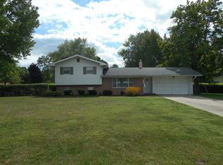 1001 Lawndale Dr, Greenwood, IN 46142
