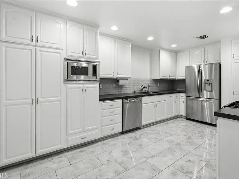 5200 White Oak Ave #36 — Photo 10