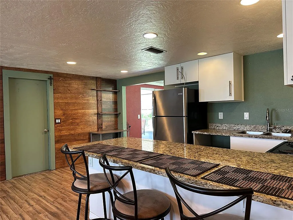 2 bed, 1.0 bath, 1000 sqft, $1,500 — Photo 3