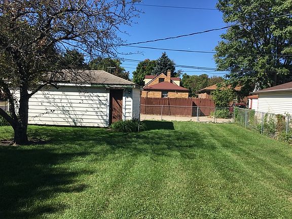 3rd image of 724 Portsmouth Ave