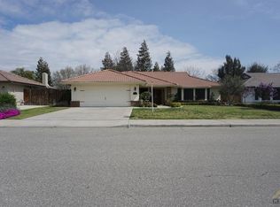 7008 Mary Alice Way, Bakersfield, CA 93312