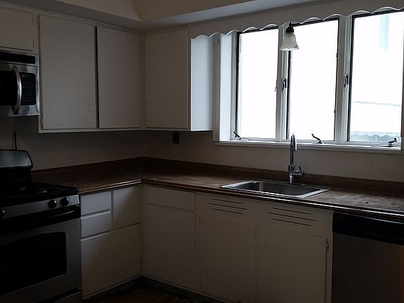 2nd image of 250 Foch Ave