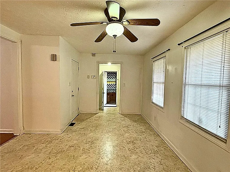 6424 Monica Dr — Photo 9