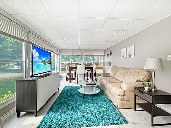 4th image of 10 Aquadilla Ct