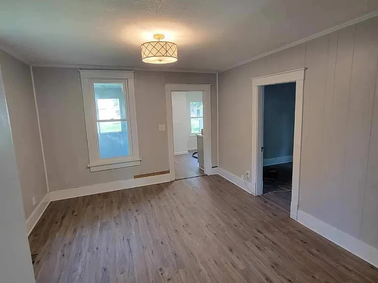 1111 NE Michigan Ave — Photo 9