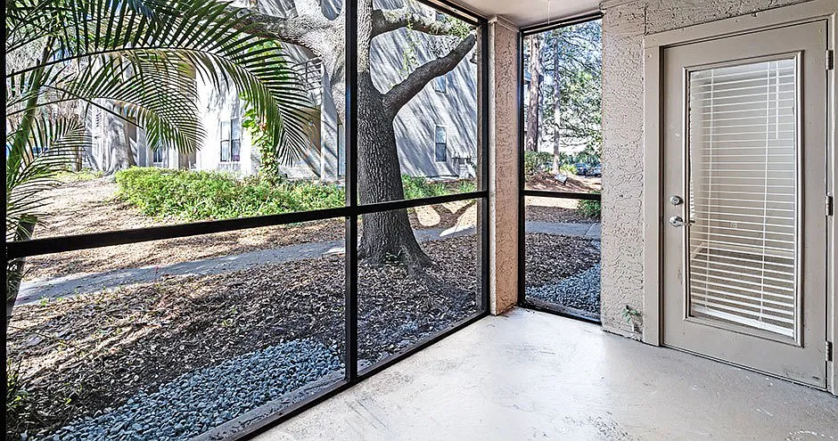 Sabal Palm at Lake Buena Vista Apartment Homes — Photo 4