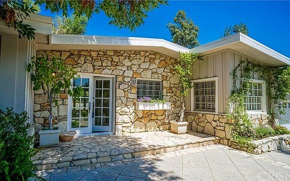 2nd image of 5563 El Canon Ave