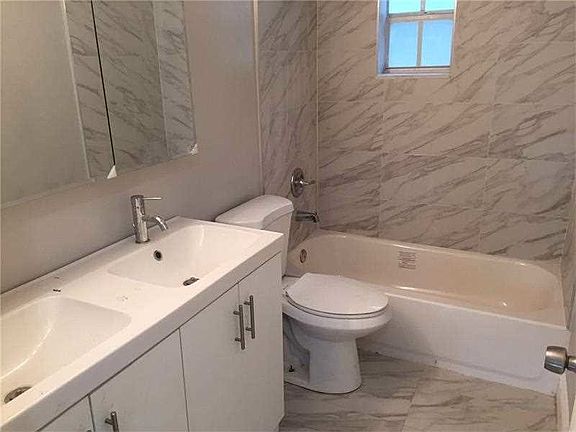 5th image of 3015 N 57th Dr