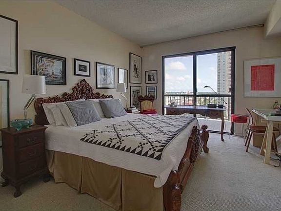 5th image of 1 Beach Dr SE Unit 1101