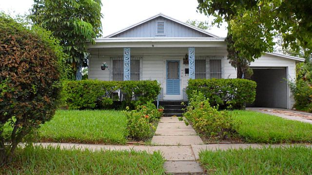 1st image of 404 Villa Verde Dr