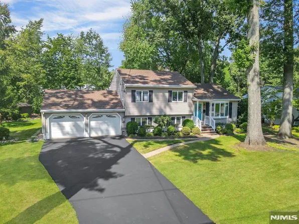 27 Mary Lane, Waldwick, NJ 07463