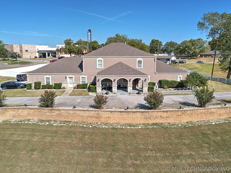 1st image of 1241 Circle Dr