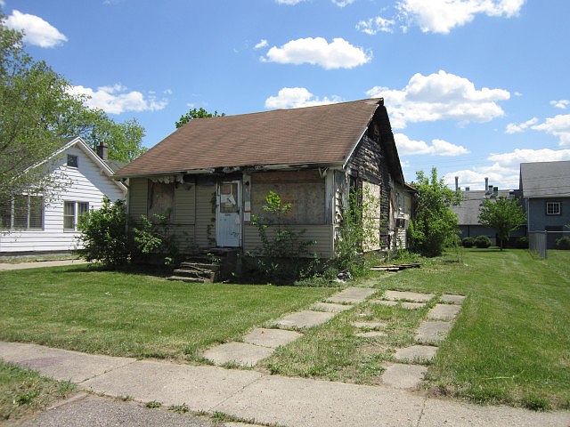 1st image of 875 Jefferson St