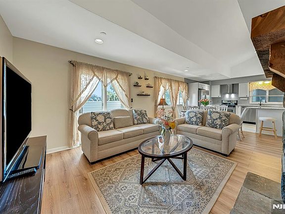 3rd image of 148 Main Avenue #142