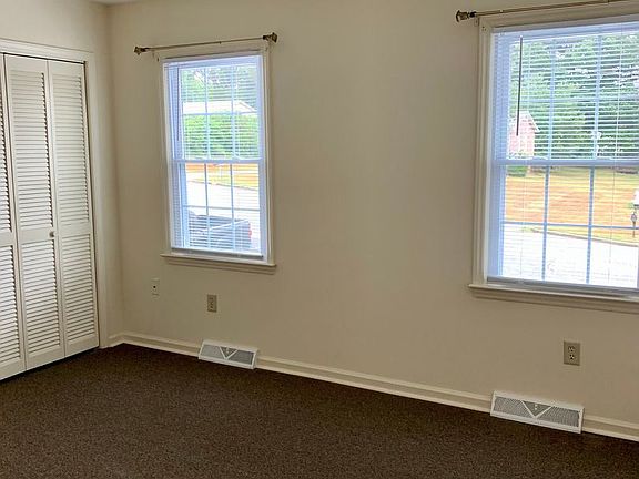 5th image of 1921 Eastover Dr Unit E