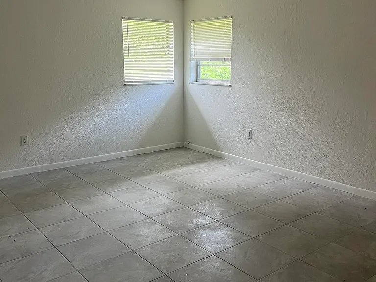 8956 SE 65th Way — Photo 11