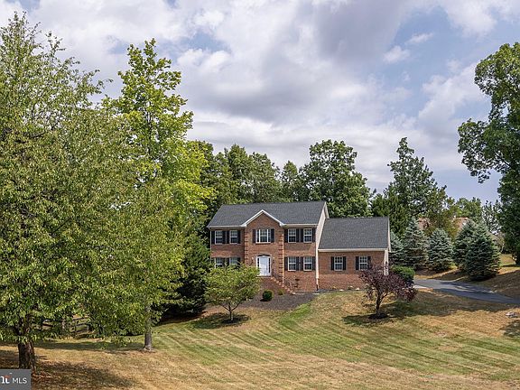 3rd image of 228 Mill Race Dr