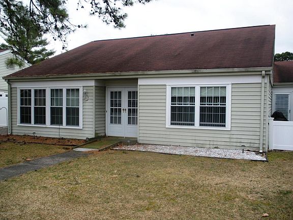 3rd image of 511B Tiffany Ln #B