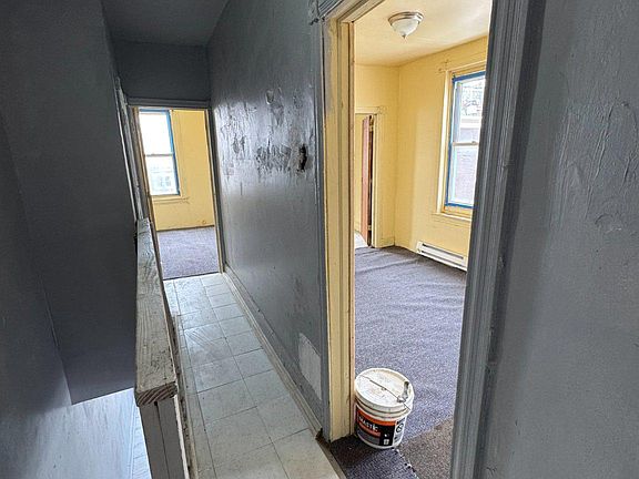 5th image of 3029 N Woodstock St