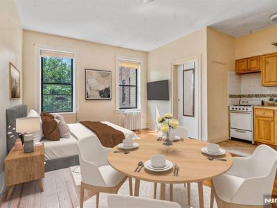821 Bergen Ave APT C12, Jersey City, NJ, 07306