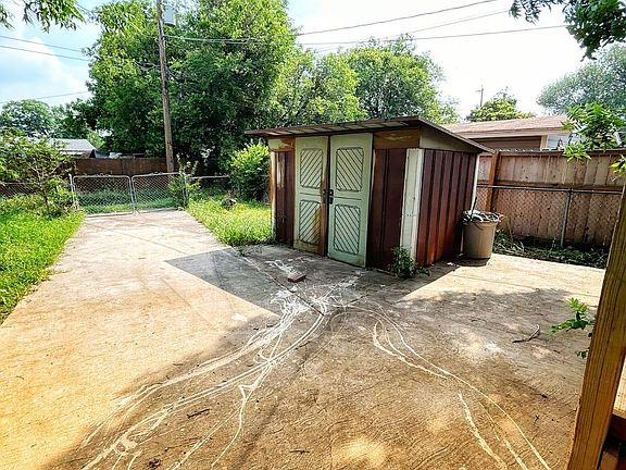 5th image of 546 Creath Pl #B