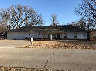 223 E 8th St, Chelsea, OK 74016
