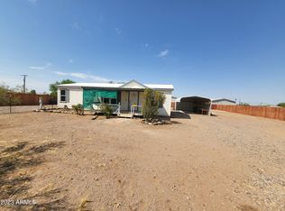 511 Reizen Dr, Morristown, AZ 85342