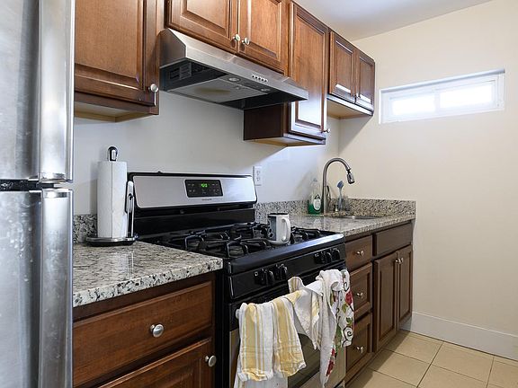 3rd image of 720 Massachusetts Ave #1