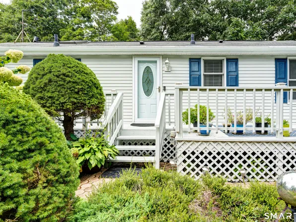 17 Blaine Avenue, Clinton, CT 06413